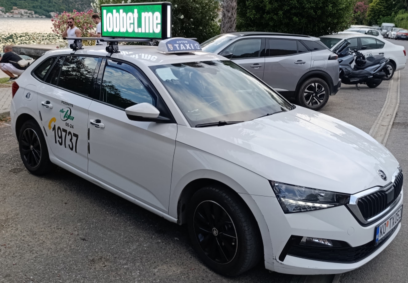 3uview-car roof led display